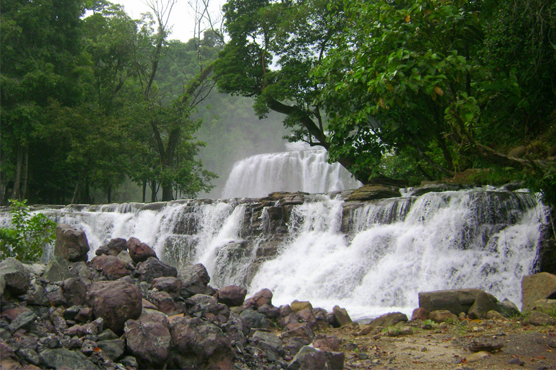 TINUY AN CURTAIN WATERFALLS