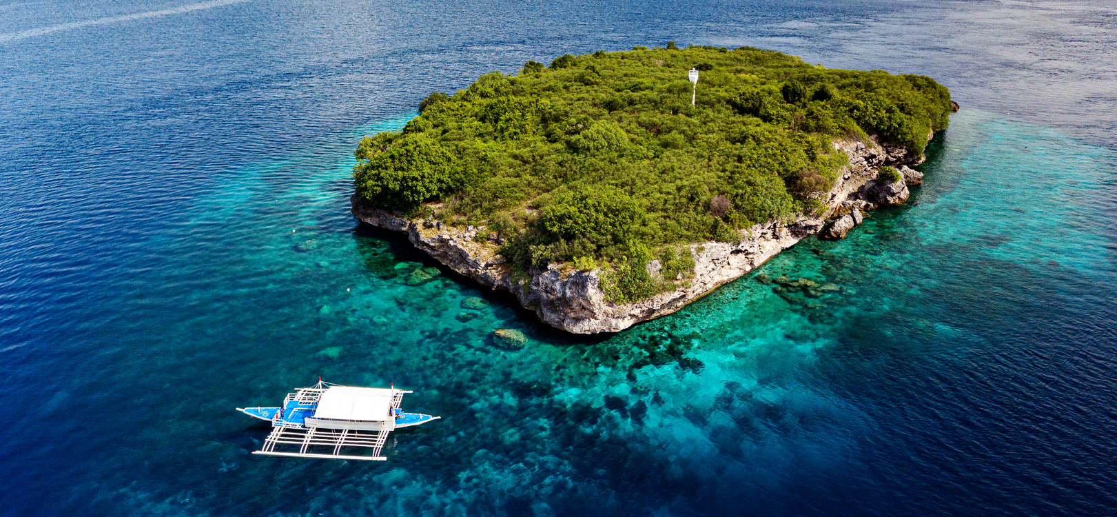 tourist attractions in the Philippines - Pescador Island