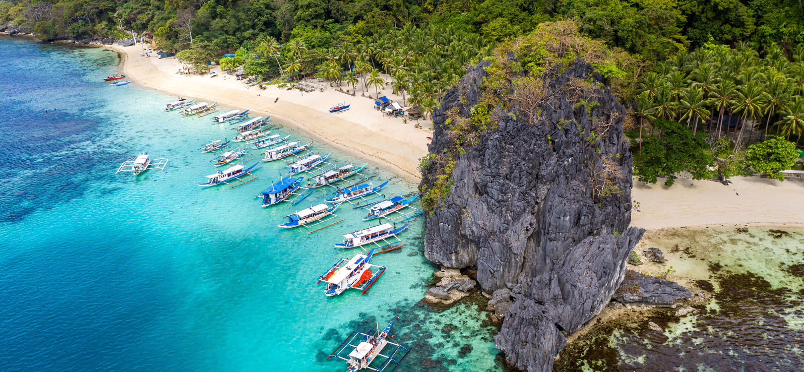 Beaches in El Nido - Seven Commandos beach