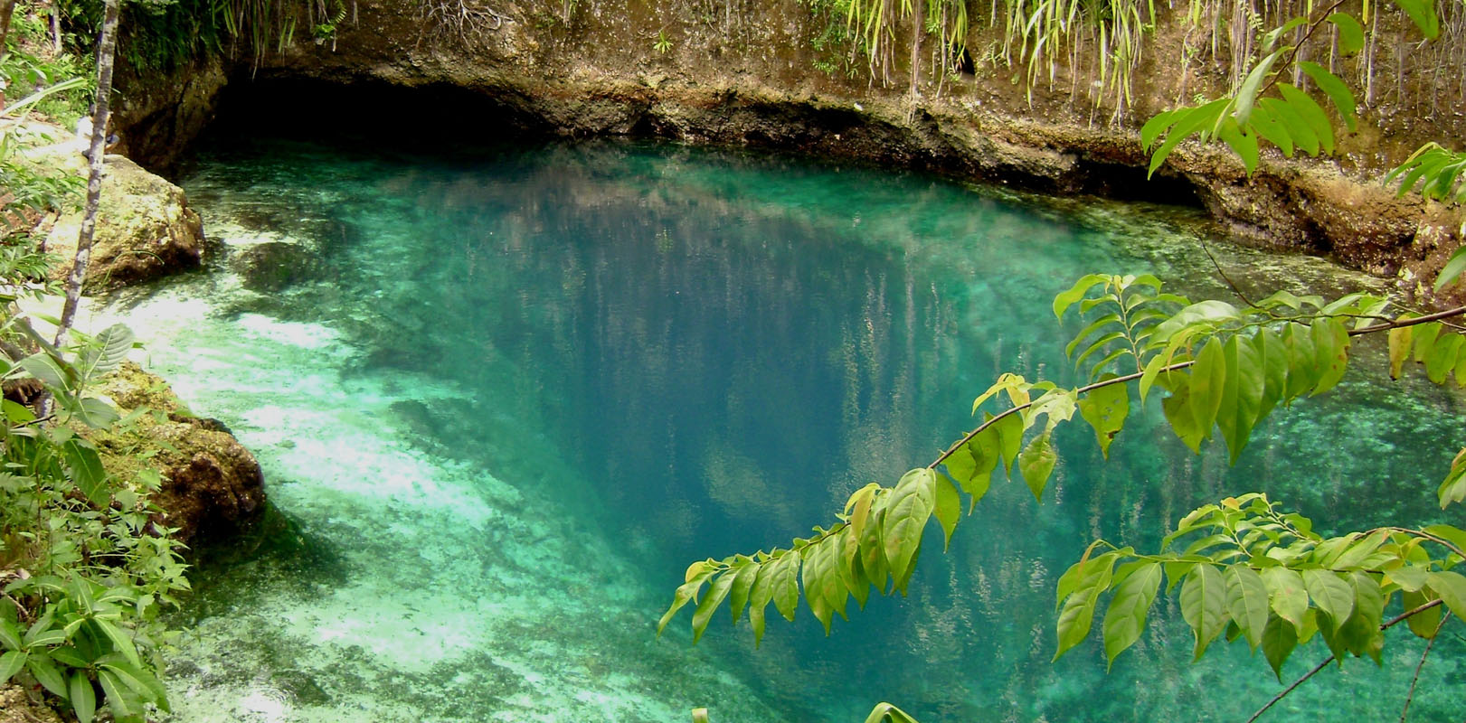 Natural Wonders of the Philippines - Hinatuan Enchanted River 