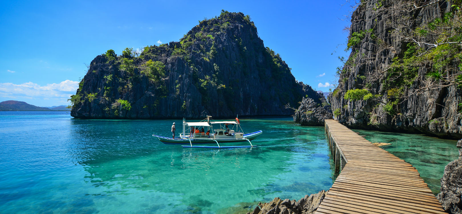 Island Hopping in the Philippines - Palawan